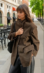 CHAQUETA CON CUELLO DE SOLAPA Y BOTONES